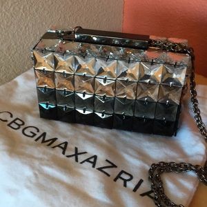 Sparkling Clutch